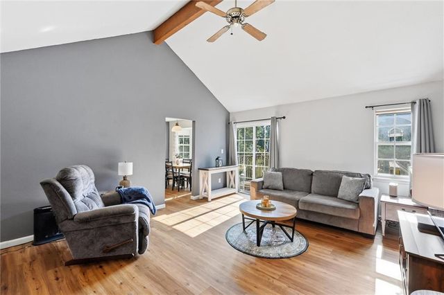 528 NW 41st Street, Blue Springs, MO 64015