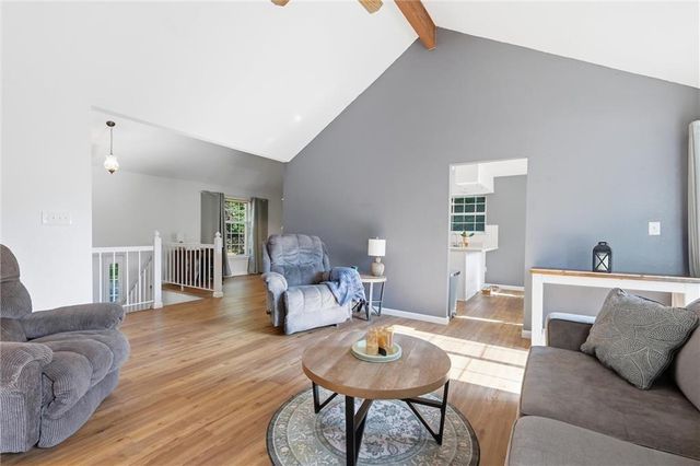 528 NW 41st Street, Blue Springs, MO 64015