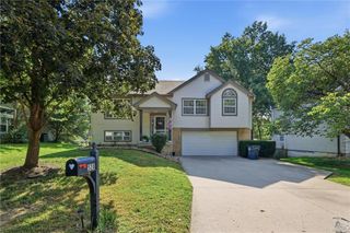528 NW 41st Street, Blue Springs, MO 64015