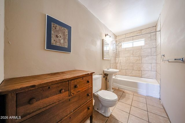 1933 W Mitchell Drive, Phoenix, AZ 85015
