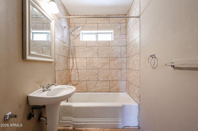 1933 W Mitchell Drive, Phoenix, AZ 85015