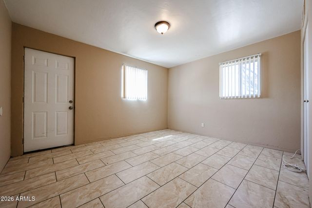 1933 W Mitchell Drive, Phoenix, AZ 85015