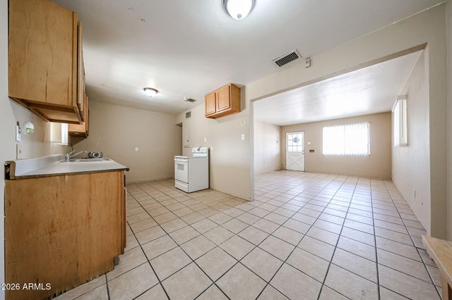 1933 W Mitchell Drive, Phoenix, AZ 85015