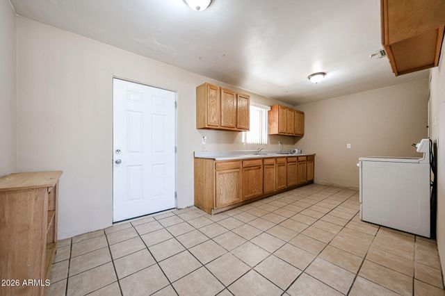 1933 W Mitchell Drive, Phoenix, AZ 85015