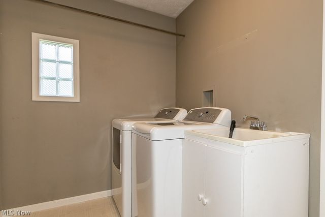 104 Woodbridge Crossing, Chardon, OH 44024