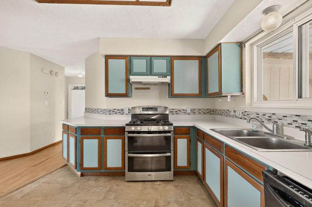 6 El Cerro Mission Place, Los Lunas, NM 87031