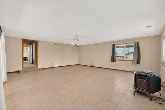 6 El Cerro Mission Place, Los Lunas, NM 87031