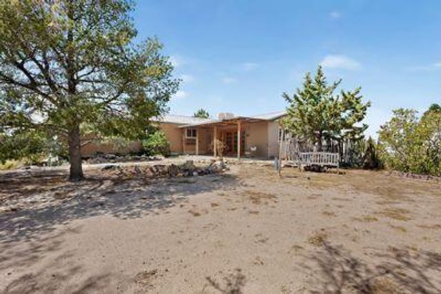 6 El Cerro Mission Place, Los Lunas, NM 87031