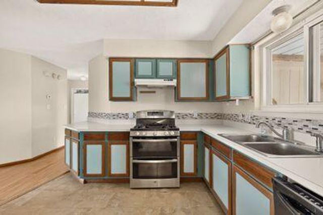 6 El Cerro Mission Place, Los Lunas, NM 87031