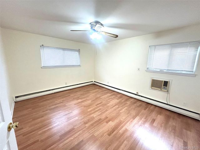 76-36 265th Street, New Hyde Park, NY 11040