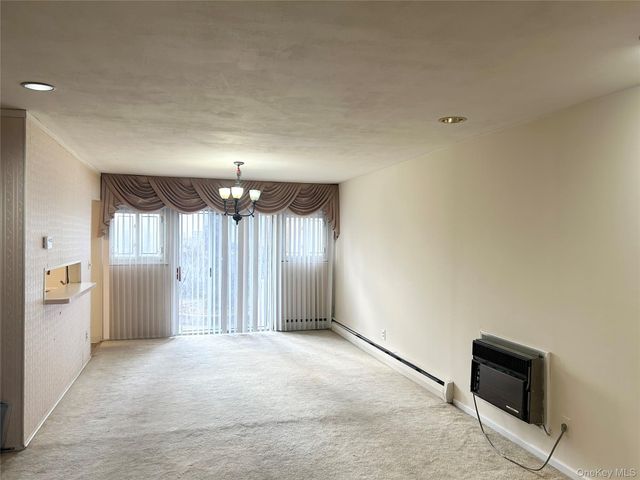 76-36 265th Street, New Hyde Park, NY 11040