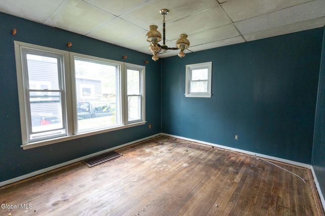 14 5th Street, Glens Falls, NY 12801