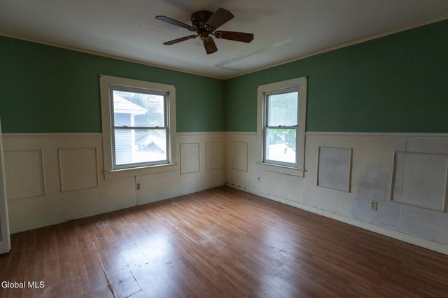 14 5th Street, Glens Falls, NY 12801
