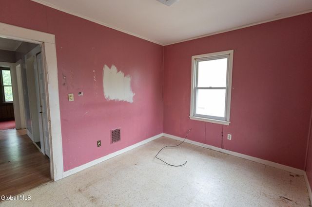 14 5th Street, Glens Falls, NY 12801