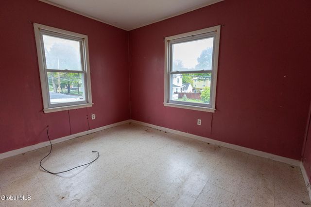 14 5th Street, Glens Falls, NY 12801