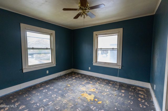14 5th Street, Glens Falls, NY 12801