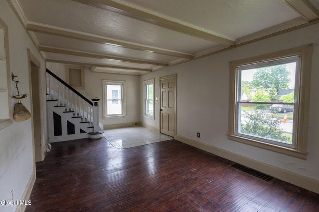 14 5th Street, Glens Falls, NY 12801