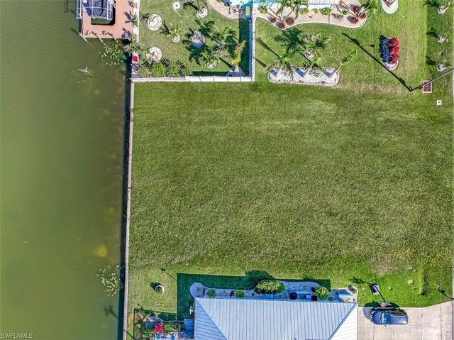 2011 NE 2nd ST, Cape Coral, FL 33909