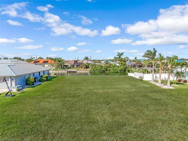2011 NE 2nd ST, Cape Coral, FL 33909