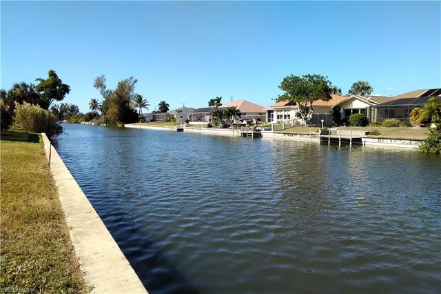2011 NE 2nd ST, Cape Coral, FL 33909