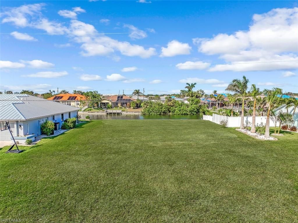 Image 14 of property listing at 2011 NE 2nd ST, Cape Coral, FL 33909