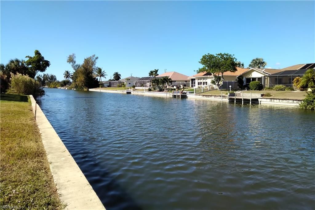 Image 2 of property listing at 2011 NE 2nd ST, Cape Coral, FL 33909