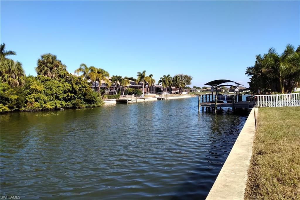 Image 3 of property listing at 2011 NE 2nd ST, Cape Coral, FL 33909
