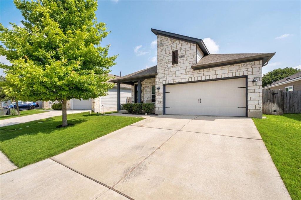 129 Lacey Oak LOOP, San Marcos, TX 78666