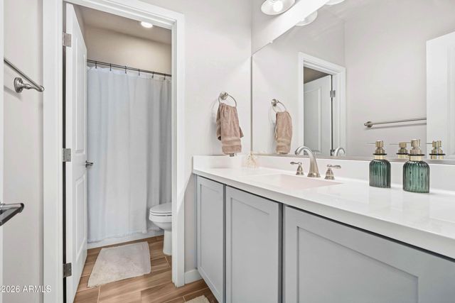 3717 E CHEERY LYNN Road, Phoenix, AZ 85018