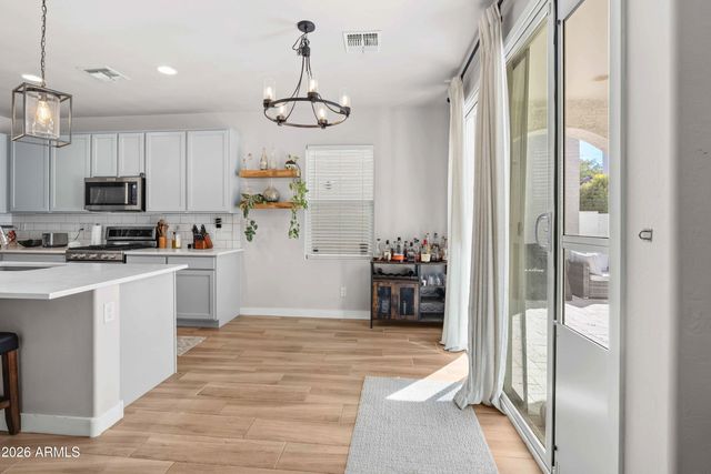 3717 E CHEERY LYNN Road, Phoenix, AZ 85018