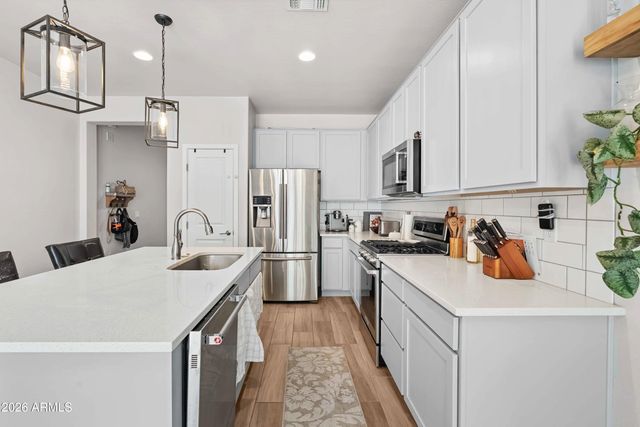 3717 E CHEERY LYNN Road, Phoenix, AZ 85018