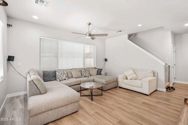 3717 E CHEERY LYNN Road, Phoenix, AZ 85018