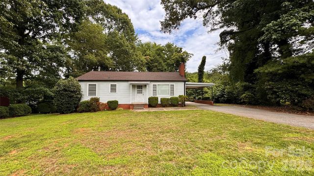 690 Brookdale Drive, Statesville, NC 28677