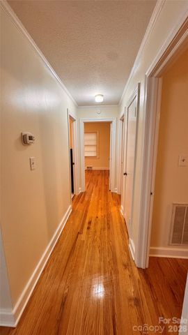 690 Brookdale Drive, Statesville, NC 28677