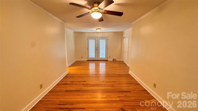 690 Brookdale Drive, Statesville, NC 28677