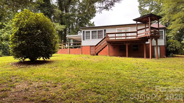 690 Brookdale Drive, Statesville, NC 28677