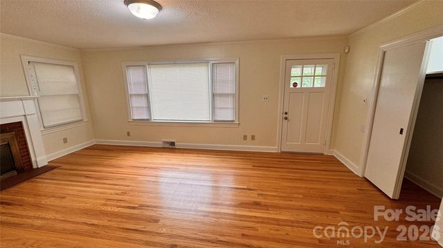 690 Brookdale Drive, Statesville, NC 28677