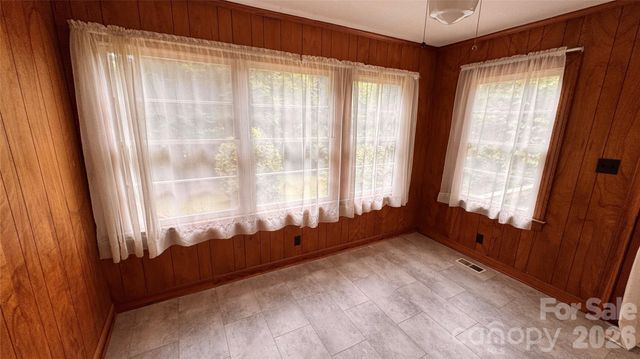 690 Brookdale Drive, Statesville, NC 28677