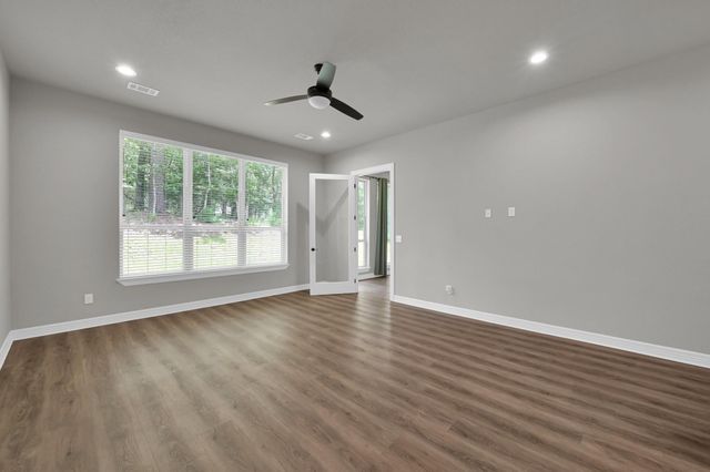 2172 Greentree Drive Drive, Huntsville, TX 77340