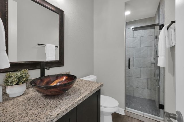 2172 Greentree Drive Drive, Huntsville, TX 77340