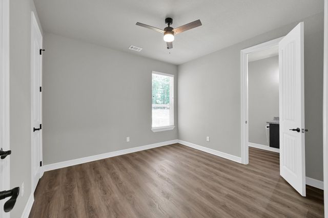 2172 Greentree Drive Drive, Huntsville, TX 77340