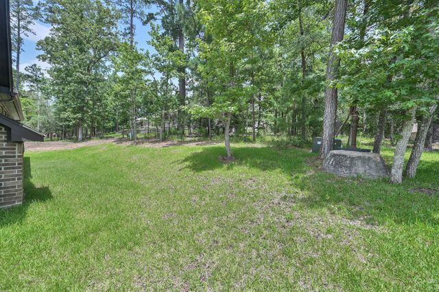 2172 Greentree Drive Drive, Huntsville, TX 77340