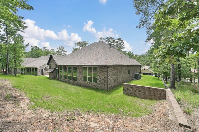 2172 Greentree Drive Drive, Huntsville, TX 77340
