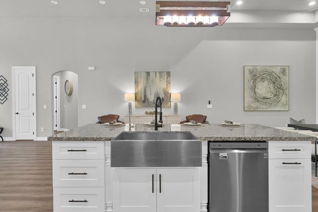 2172 Greentree Drive Drive, Huntsville, TX 77340