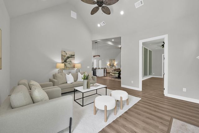 2172 Greentree Drive Drive, Huntsville, TX 77340