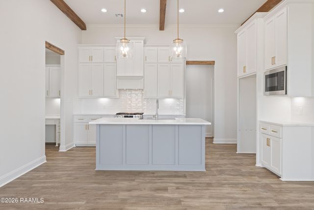 103 Fountain Meadow Drive, Broussard, LA 70518