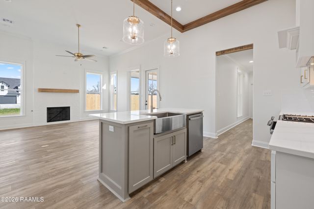 103 Fountain Meadow Drive, Broussard, LA 70518