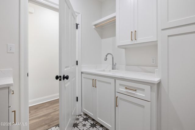 103 Fountain Meadow Drive, Broussard, LA 70518