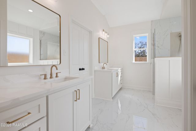 103 Fountain Meadow Drive, Broussard, LA 70518