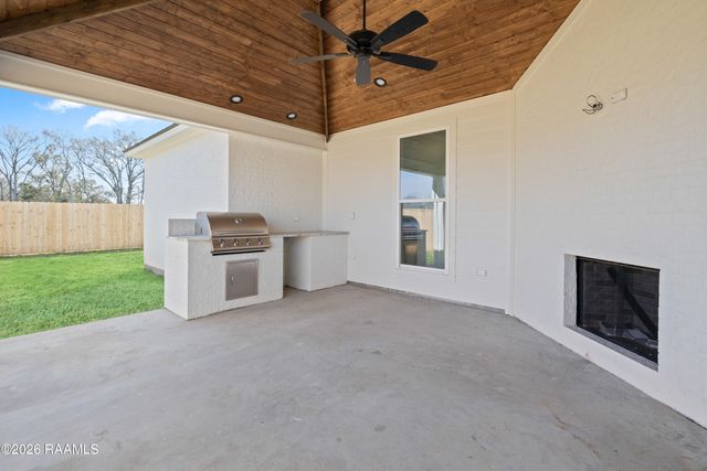 103 Fountain Meadow Drive, Broussard, LA 70518